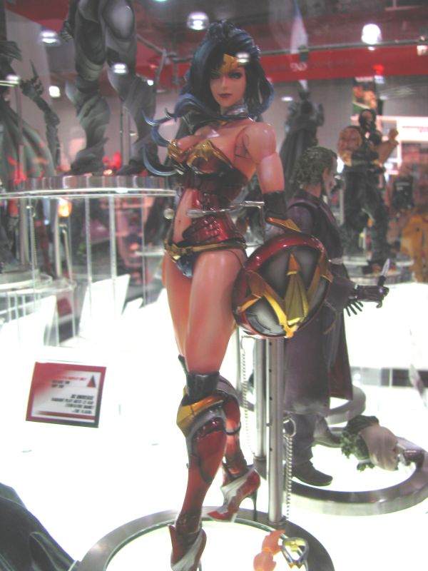 Square Enix Wonder Woman Play Arts Kai