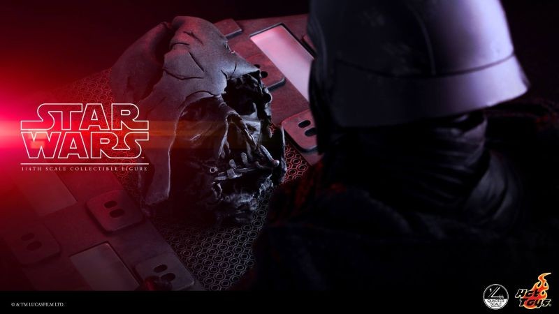 Hot Toys Kylo Ren Collectible Figure