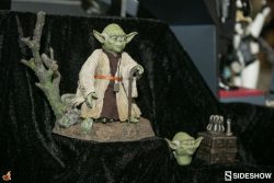 Hot Toys TESB Yoda