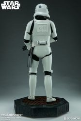Sideshow Legendary Scale Stormtrooper 02