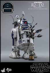 Hot Toys Deluxe R2-D2 02